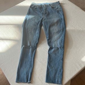 BDG WOMENS TWIGG HIGH RISE DESTROYED MEDIUM WASH RAW HEM JEANS - 28W